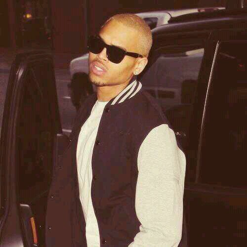 Keep Voting here and reatweeting evrything  #TeamBreezy for #MtvStars #ChrisBrown