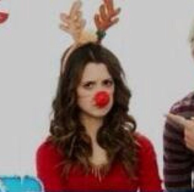 The names Ally. Im kinda an badass and dont really believe in love. -shrugs- i dont like people. But i mostly dont like you -single/rp
