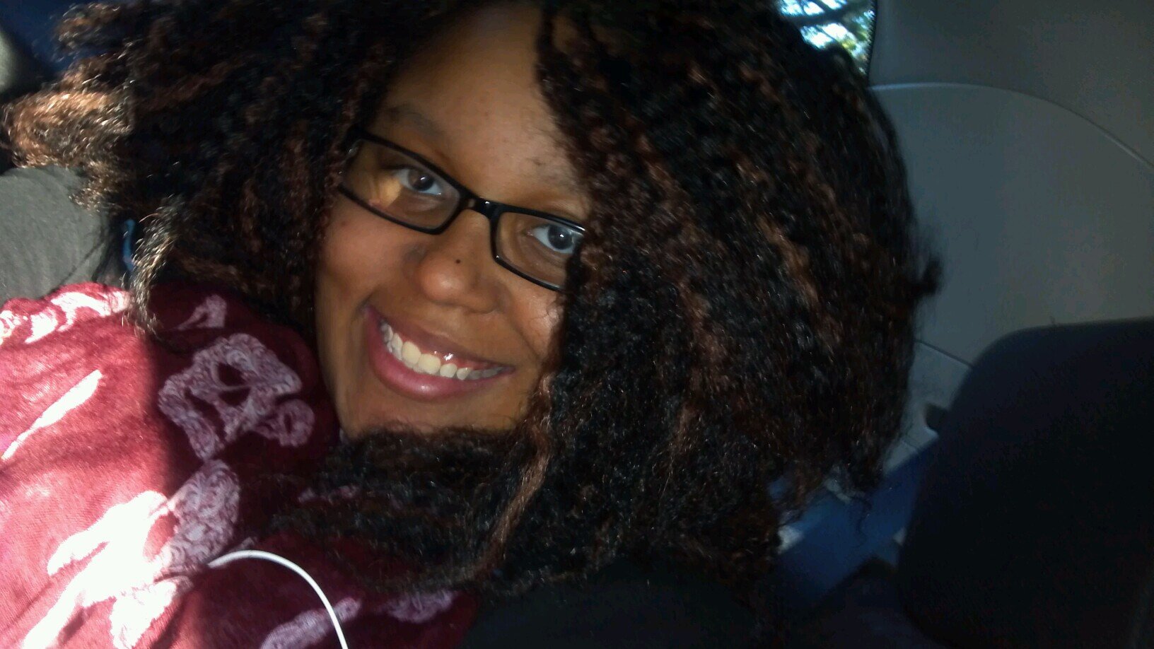 I'm me and I don't plan to change for no one so either you love of hate me I really don't care which one you do
