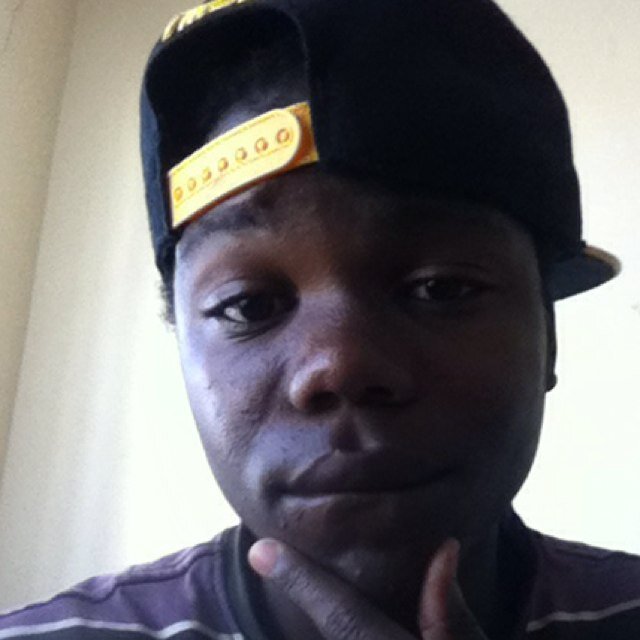 Iove dancing playing football and singing . I love socialiIng and meeting new people and oh yeah love the puff....!!!?!?
