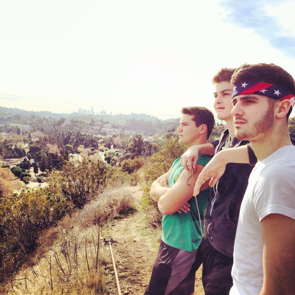 16 from Montreal Canada. I love this country group called Restless Road ♡ They're kind of amazing. 2/2+Band Account ♡ Alex and Sierra joined account/2 ♡