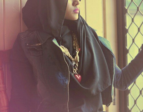 Jangan tanya saya ini siapa, because my identity is a secret....