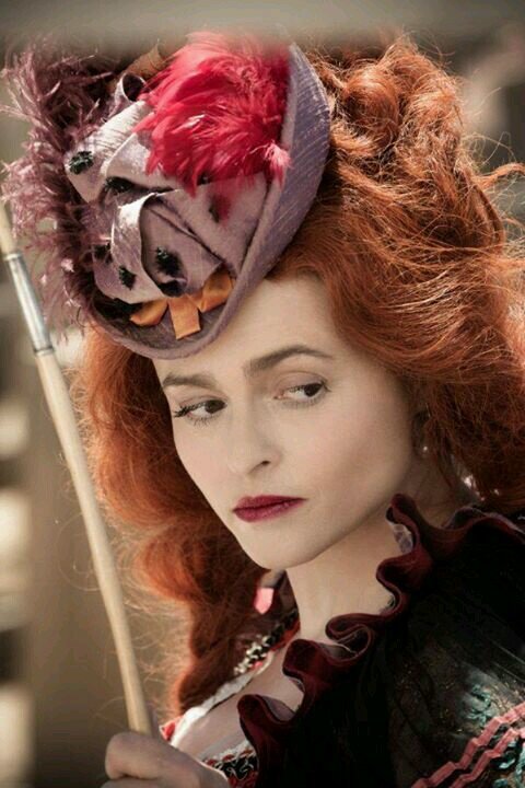 Yo iba para bailarina pero perdí una pierna. Ahora soy dueña del 'Hell on Wheels'. Oh, y no se permiten comanches.