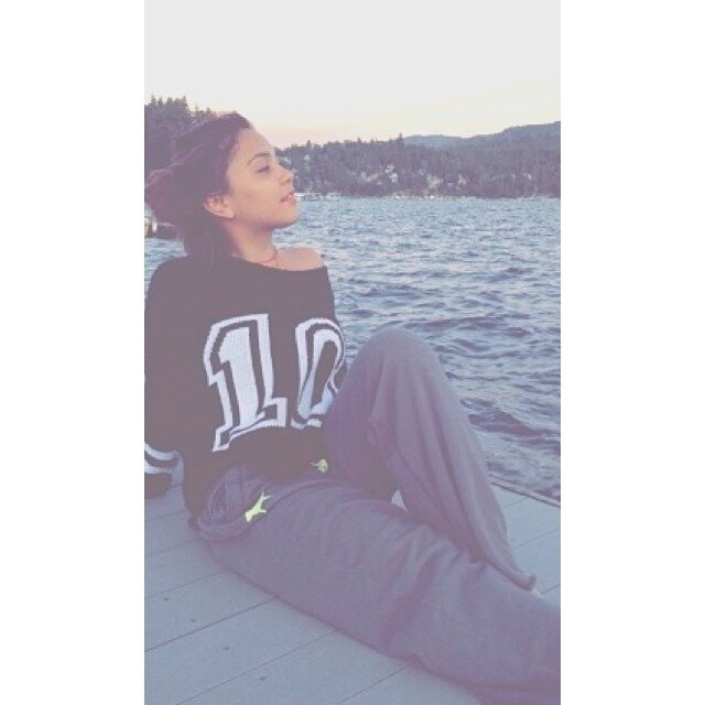 i gave u a freefollow , follow @nisrinamnih that's my main. i follow back.|| #illhueminati