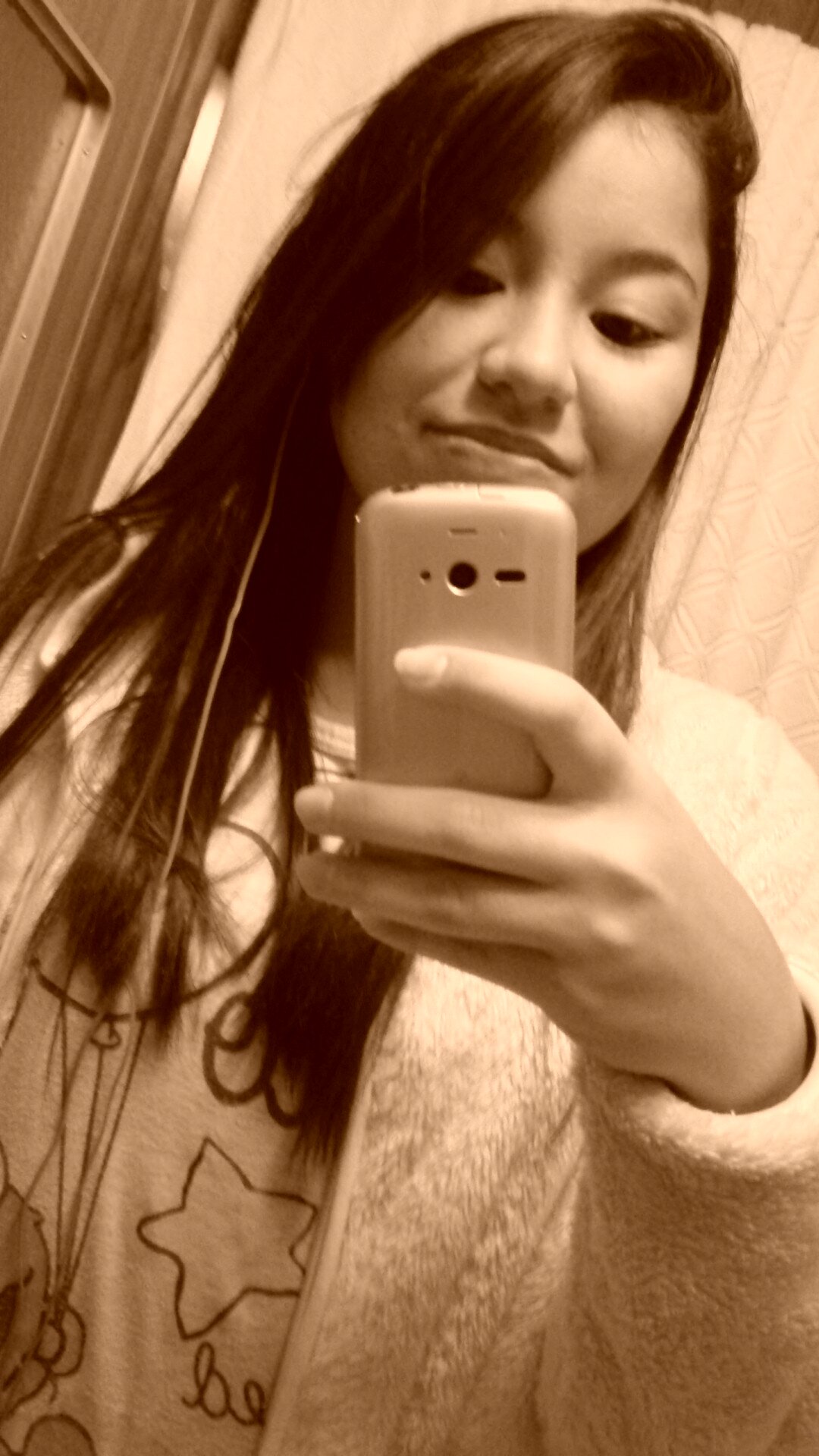 Deus❤/16anos / Timida / Apaixonada / Mahomie / Directioner / me apaixono por sorrisos :)