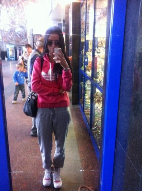 AngelineWebber's profile picture. Missing someone + No text from them = Worst feeling ever.