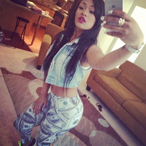 ChiquitaGrinter's profile picture. I don't want a perfect person, I just want someone to act silly with, someone who treats me well & loves being with me more than anything.