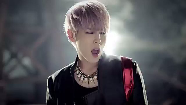 ผมคือ.. ฮิมชานหน้าตาของวง ผมหล่อครับ ผมเป็นกันเอง..แคร์ฟลว.ทุกคนครับ เบบี้คือหัวใจของผม ♥ฟอลมาเยอะๆสิคับ