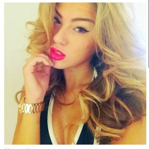 SaundraQuaife's profile picture. I don't know what to do. It hurts so much and I can't pretend anymore. I can't fake smiles anymore. I can't.