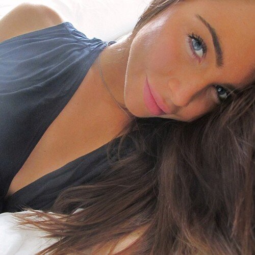 I could kiss your lips everyday.