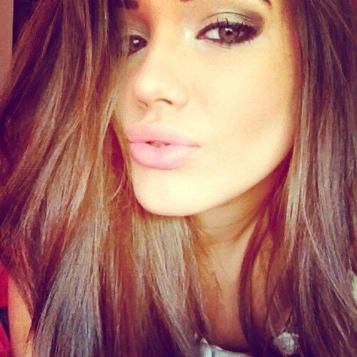 AgnolaJanse's profile picture. Sometimes you can't choose what stays and what fades away.