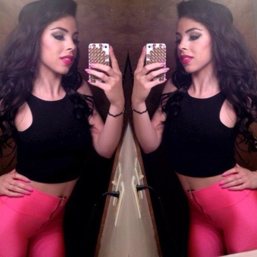 MaisieEly's profile picture. I wish my phone would vibrate right now and your name comes up on the screen.