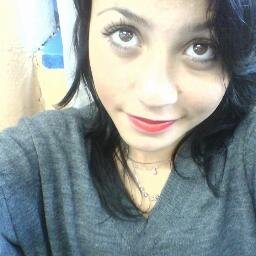 Sou baixinha, marrenta, arrogante, irônica e to pouco me fudendo pra o que pensa a meu respeito.. Não dou moral pra mimimis, amo sair e curtir com os amigos.. é