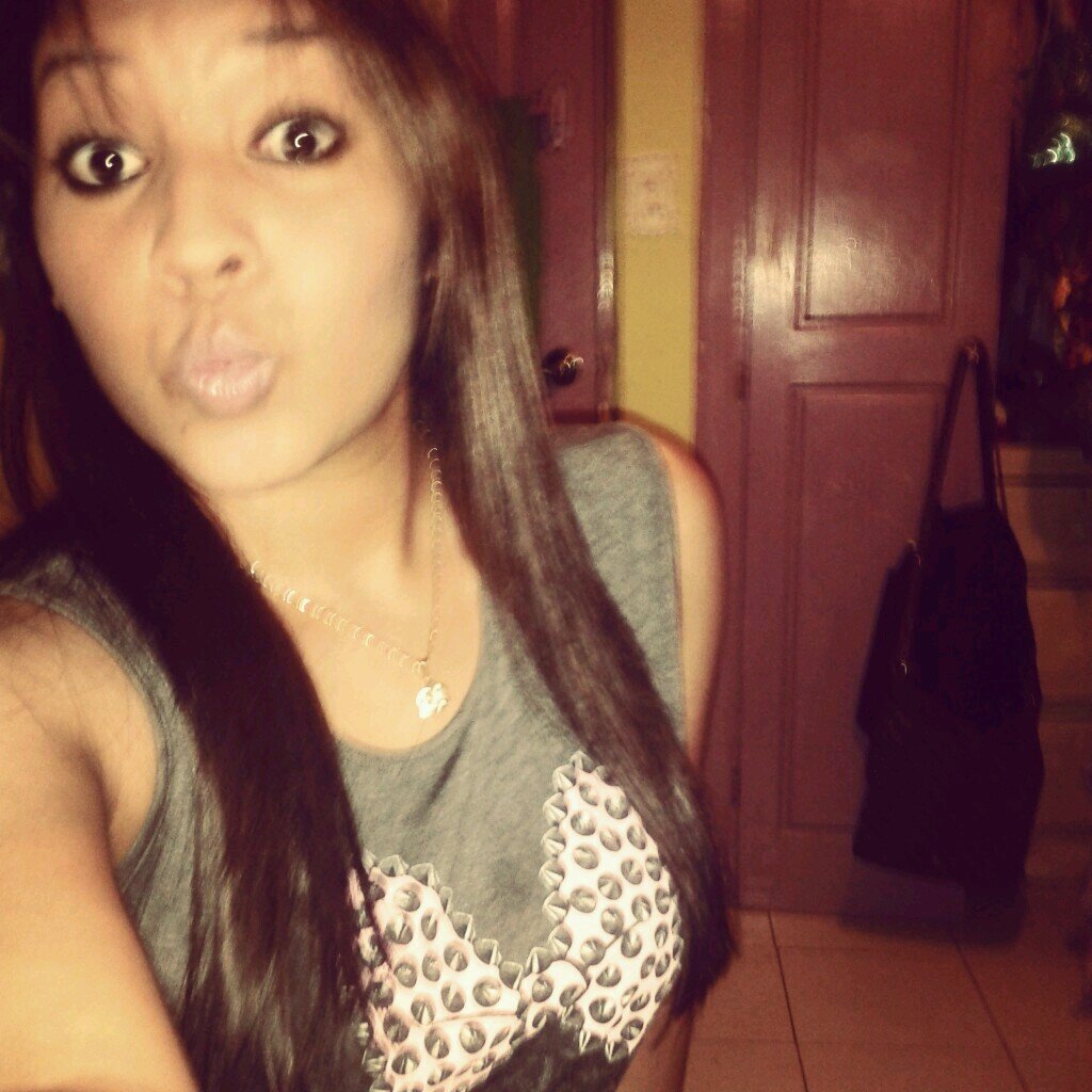 puchies17's profile picture. Amo reir, disfrutar&amar,  creo 100% en Dios amo con toda el alma a mi madre!