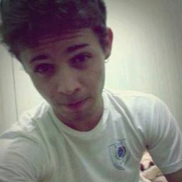 Eu faço da dificuldade
A minha motivação
A volta por cima
Vem na continuação
O que se leva dessa vida
É o que se vive
É o que se faz.
