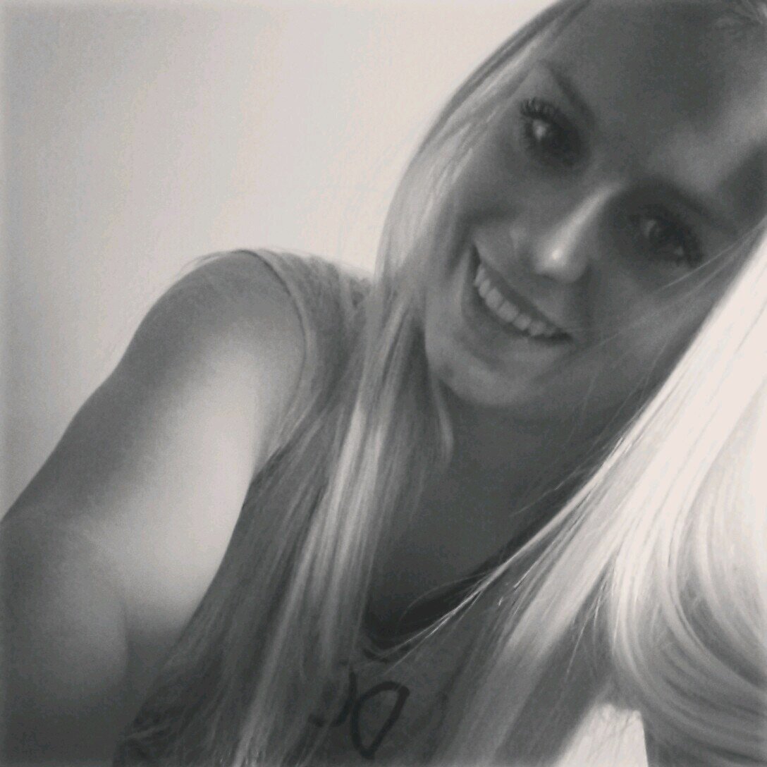 http://t.co/RcIiRE7a8g count your blessings, not your problems. -
