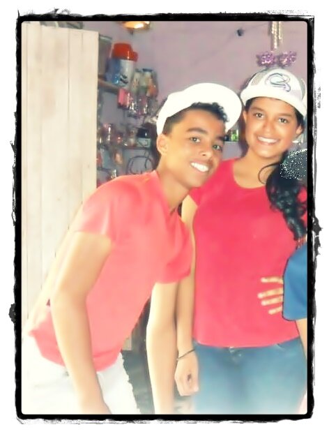O negócio é ignorar e fingir que não sente nada [...] ♥ Sigo todos de volta ,*