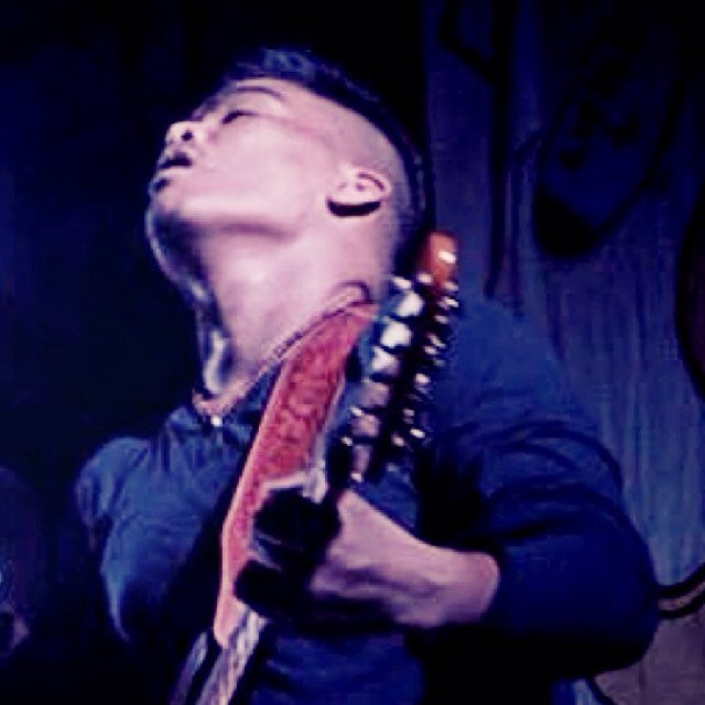 Gitaris terbaik se-Kecamatan Rawa Lumbu, Bekasi Timur.