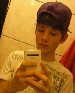 eai aqui é a @LilyTeixeira2  e vim dizer que ele é mto importante pra mim e eu amo ele e ele me aama ,bj  ✌✌ ♥