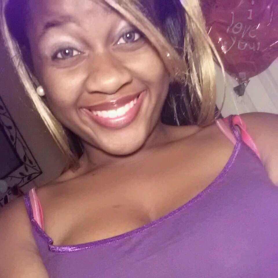 im Just Simply Ieisha No More no Less !  Facebook::Ieisha Wells Instagram::ic_m_gorjuz