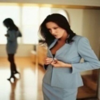 أم .. وشدو الأغنيات بالرجء