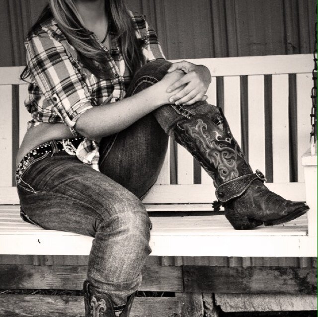 Barrelracer, Cummins, country girl born & raised. 18; College; Avi is me, Taken by @cummins_dodge http://t.co/PzjVduHsxa Twifey is @FloridianBetch