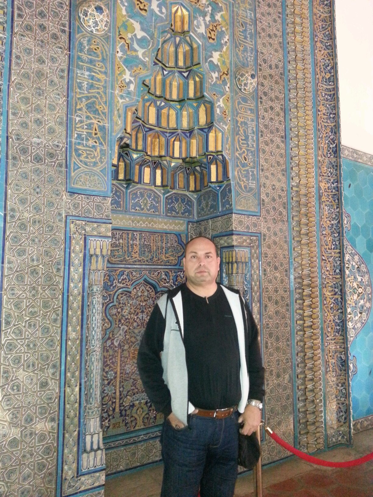Hala yasiyor