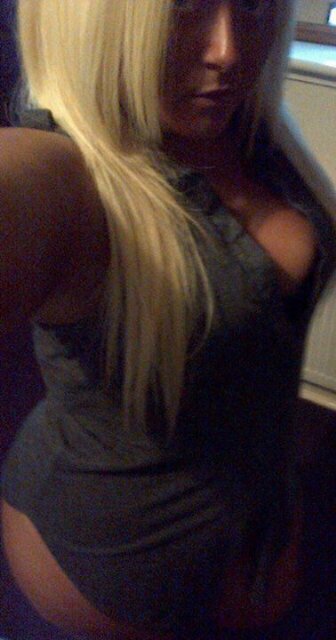 Love my life and my 2 kids aiden and kian xx