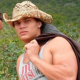 Sou um cara que adora fazer novas amizades, Amo academia, Festas, Tenho 19 aninhos. Técnico de Telecomunicações.