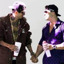 Jamais deixarei vocês  ♥  @diegothug e @LeoSchulzWOW -    Since : 29/01/2013 
Oficializado : @mamybottino 
Dona: Adrielly Lopes