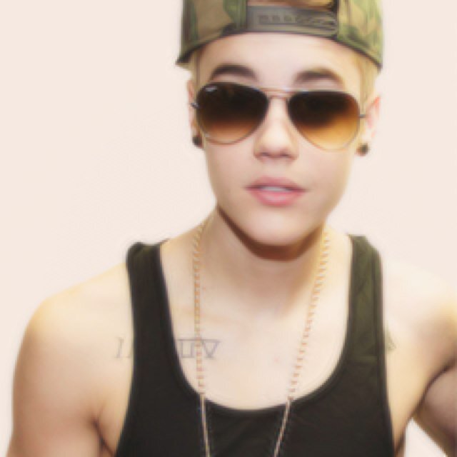 Hi! u win a free follow pls follow @beliebescrew @jnclblrmno thanks:)