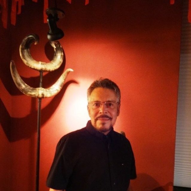Artista plástico, criador da Bovinocultura  na arte. http://t.co/jplHTFUhGC http://t.co/6RSvjcVn2v