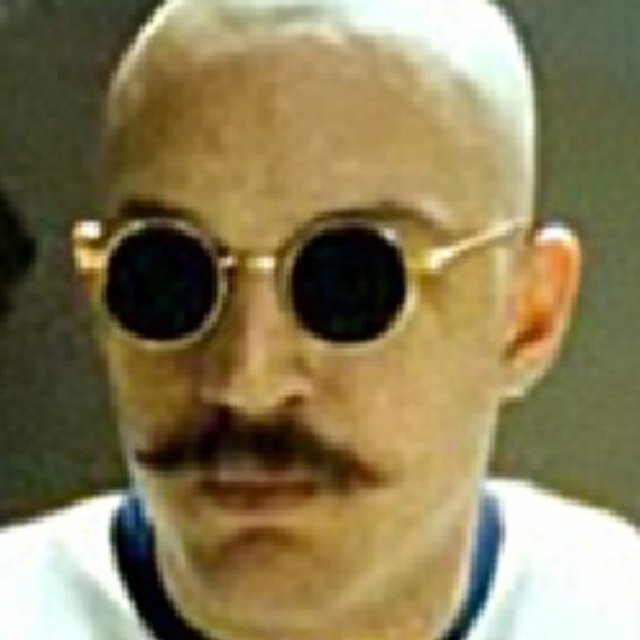 MrSwoosher's profile picture. Tall Dark Bradsome.....with the chain!!