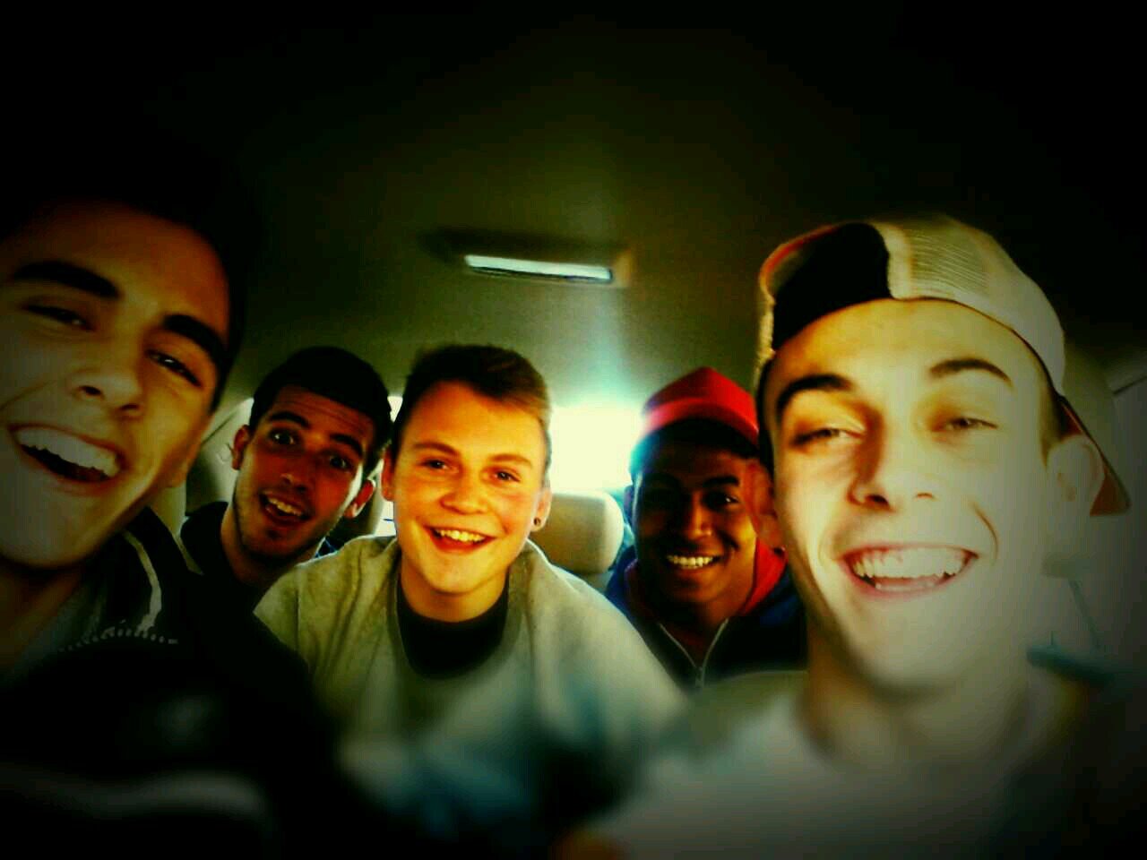 JorgeBeep99's profile picture. No vivas para que tu presencia se note,sino para que tu ausencia se sienta.