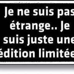 On ne devient pas un auteur en publiant un livre, mais parce qu'une certaine quantité de lecteurs l'ont adoré !