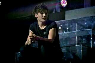 Los cinco chicos de las escaleras me ayudaron a seguir adelante. «I'm allready torn.» {Bravery is free}
