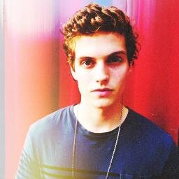 27. Actor. Hombre lobo en mis ratos libres.°-FAKE-°