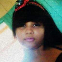 Eu não tenho muita coisa pra dizer
'Eu não tenho o mundo pra te dar
Uma canção que faça a rima
Parecer melhor quando você está' :3