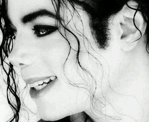 God bless you. Lovelovelove LoveMJ .. @frankyfmj. Italy