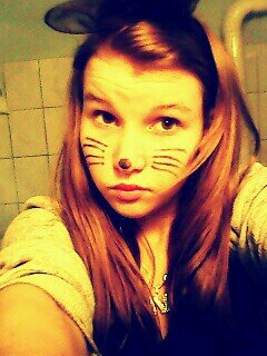 READ : Emii| Ask.fm |
17 years old |brown   &  blonde|
159cm | sister: Karola| photography &
youtube | drum and bass  | follow me i follow back