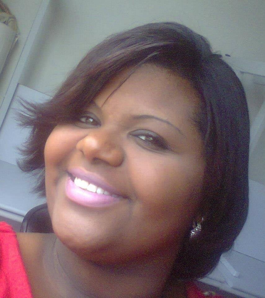 Sou uma gordinha delicia muito feliz.. que amo a vida .. e Sorriso maroto :)