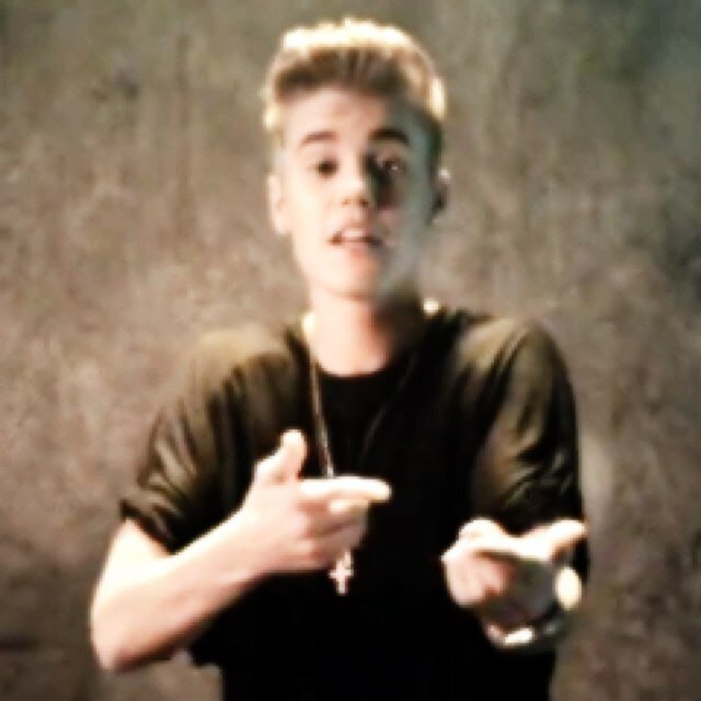 Heeeeyyy please don't follow this acc but @iBieberNL i follow back. This is a free follow, thankyou! You are beautiful & ily x