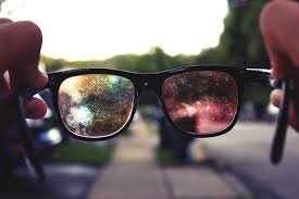 Tenho pensamentos que, se pudesse revelá-los e fazê-los viver, acrescentariam nova luminosidade às estrelas, nova beleza ao mundo e maior amor ao coração dos ho