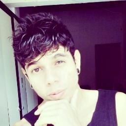 Danço Free Step . Tenho 19 anos , Moro em Fortaleza CE .  ! 

http://t.co/5hzkhm06ng