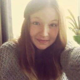 this is a free follow, but go follow @_big_arianator NOT ME!! :)