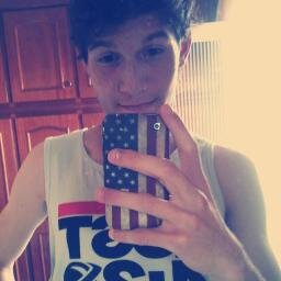 Não tenho bio, porém tenho. http://t.co/PrpywbDZiU