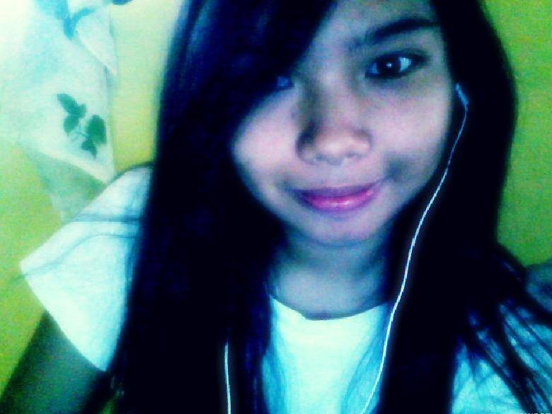 Hello cutey kit-kat ♥♥Anime,Paramore and pizza lover here! Follow me and I'll follow you back.. oopsie..Keep your chin up pretty princess, your tiara is falling