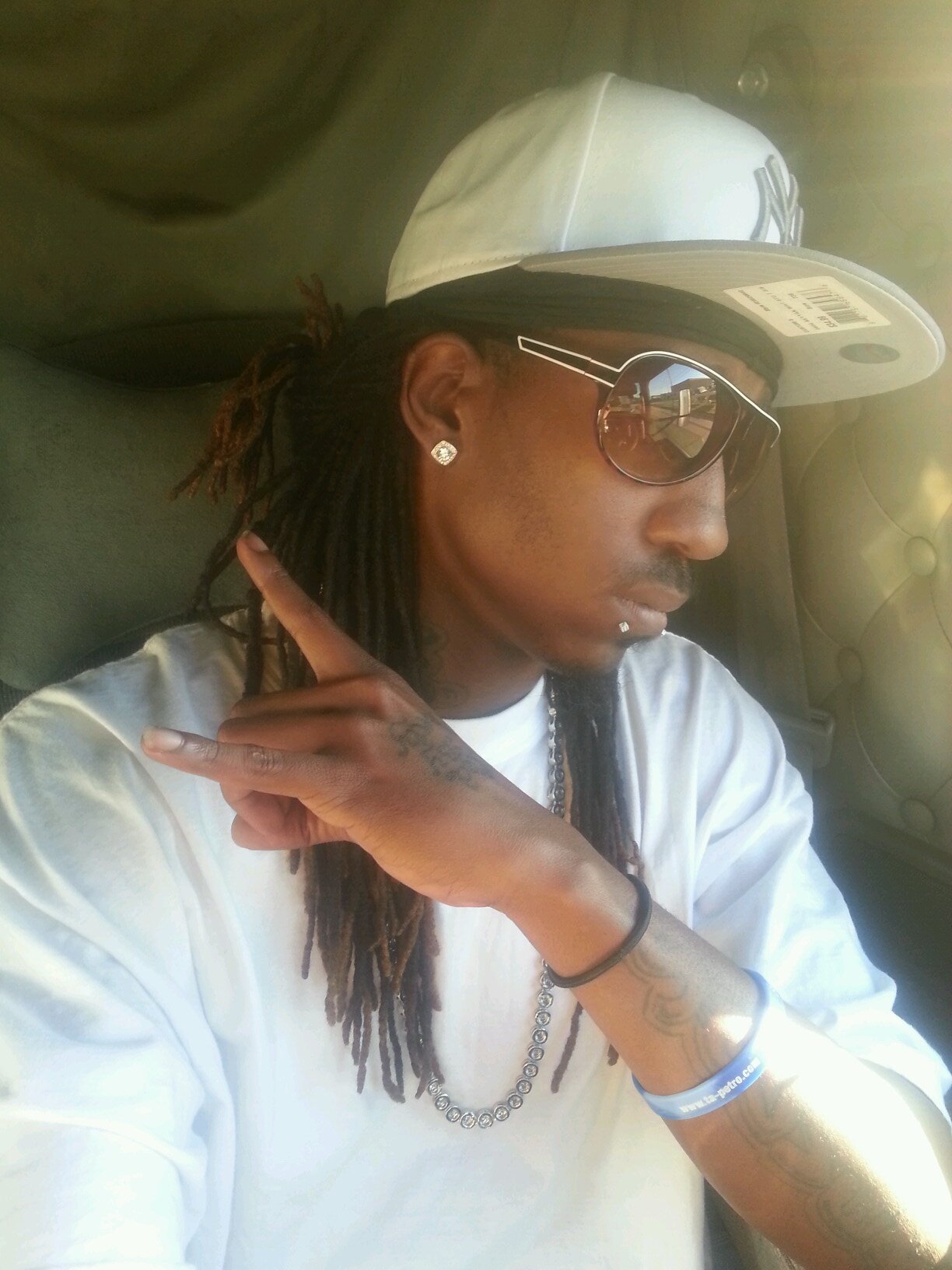 wanna nigga ta send his hitman..iits jus gne b a flunkie mission..oma hit em wit det 12gauge..da hunters edition!!