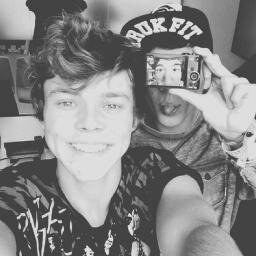 grumpyashtonn's profile picture. Hi c: I'm Myliah and I'm 14 And I love Ashton Irwin and his face. I also follow back.