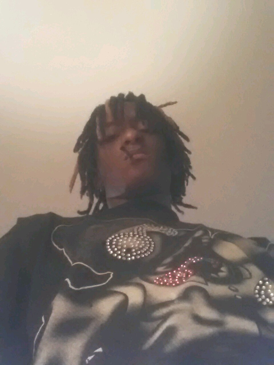 player4life always rappin to the fullest an on my grind. yall haterz can trip but shawty im the real figure just hit me up at twitter.com The_Real_LilQue